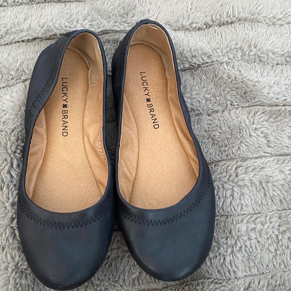 Lucky Brand flats size 6 - Picture 2 of 4